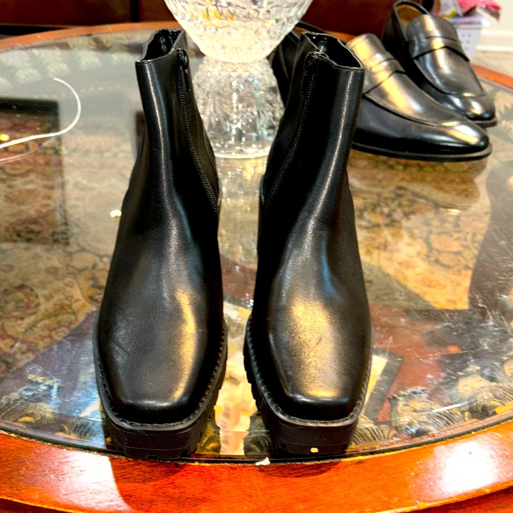Andre’ Assous Milla Leather Boot ( NWOT)